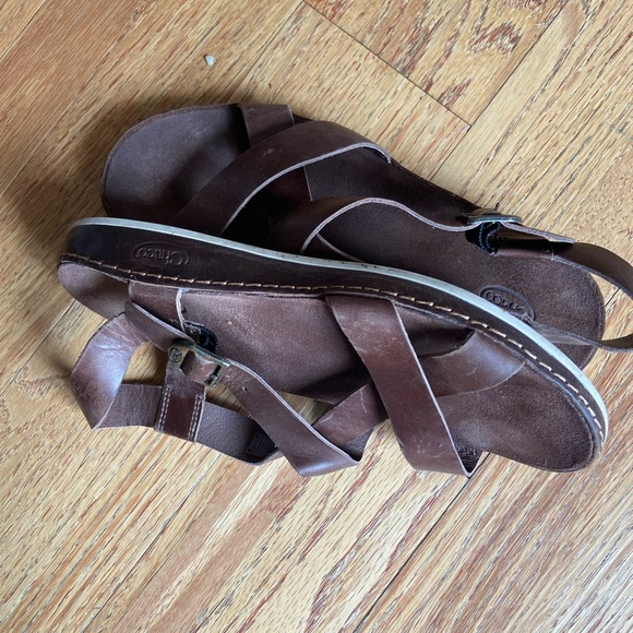 Chaco Leather Sandals, barely worn, size 9 - Picture 2 of 4